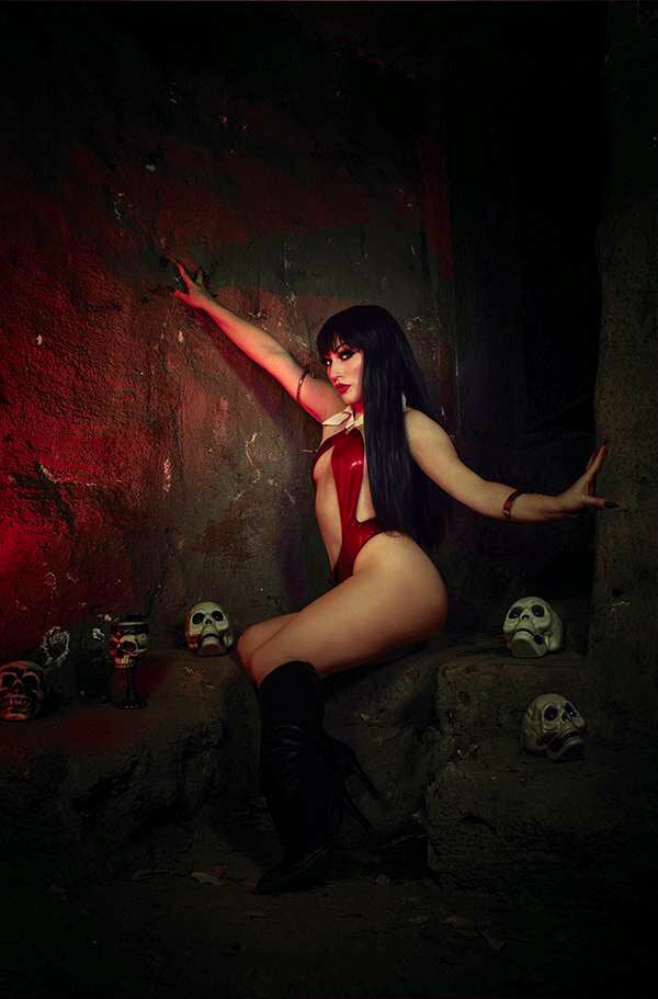 🚨🔥🦇 VAMPIVERSE #3 COSPLAY 1:25 Virgin Ratio Variant NM Vampirella Gemini